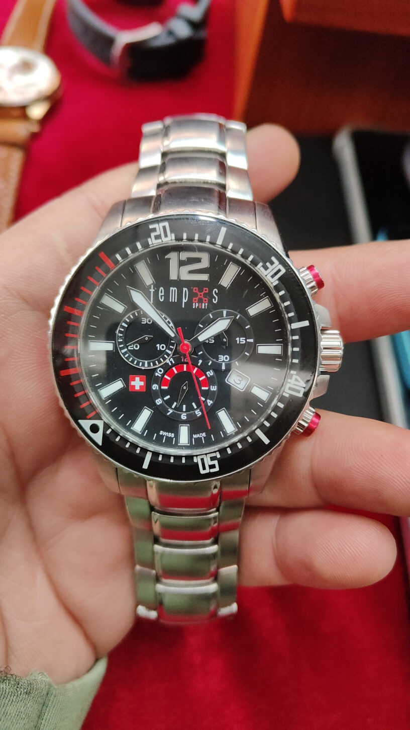Montre De Plongée Renato T-Rex - Mouvement Suisse Ronda 5130.D - Cadran Rouge, Boîtier Noir IP - Neuf Sans étiquette