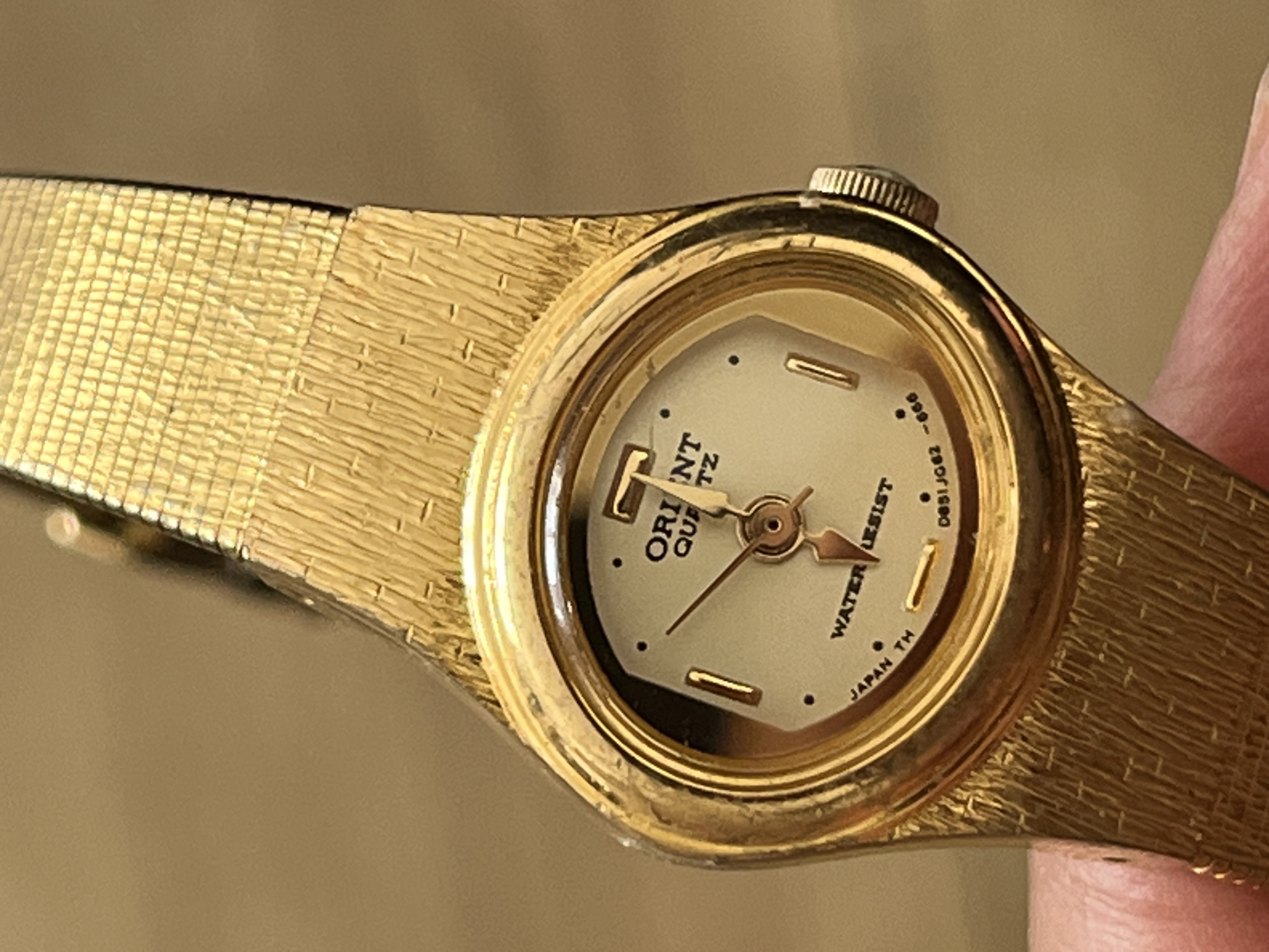 Vintage 1990s Orient Quartz Gold-Plated Women’s Watch - Very Good Condition Orient Oval Vintage Women main image 2